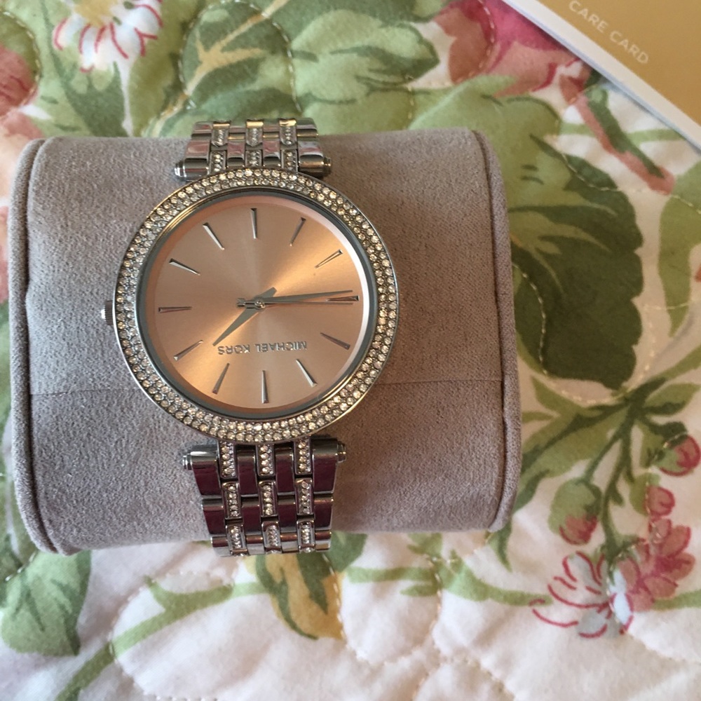 Michael Kors Ladies Watch New With Box, Bag